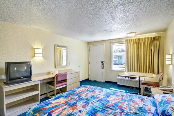 MOTEL 6 PINEHURST - ABERDEEN NC (Aberdeen)
